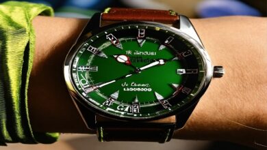 what time does hibbett sports close